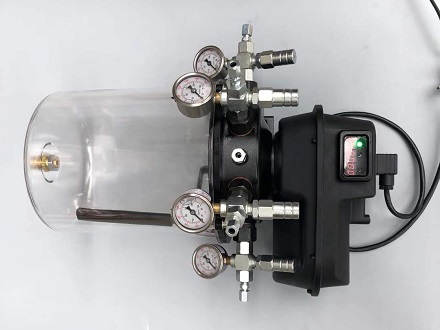 搅拌机主机电动黄油泵